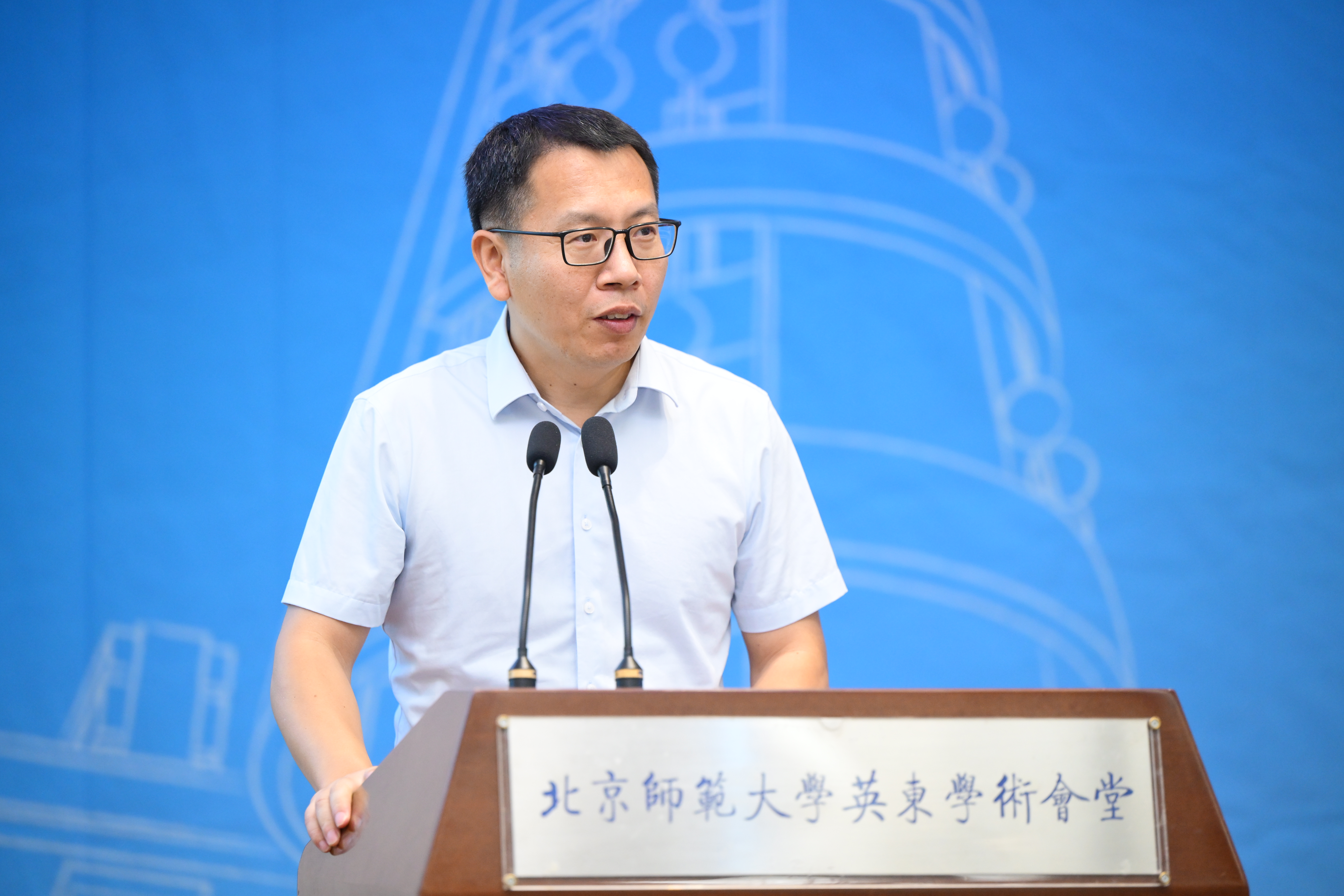 周云磊.JPG