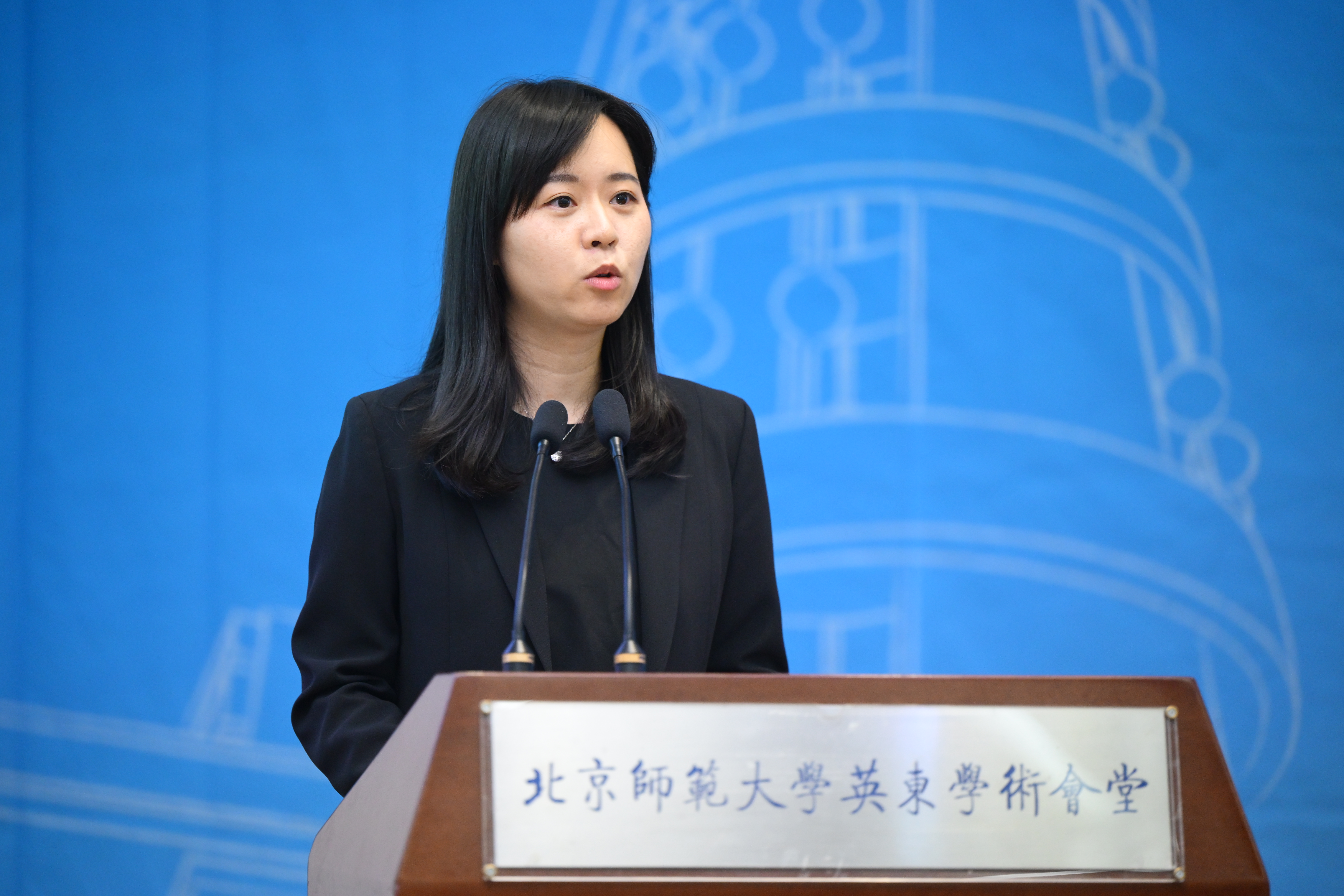 梁丽姗.jpg